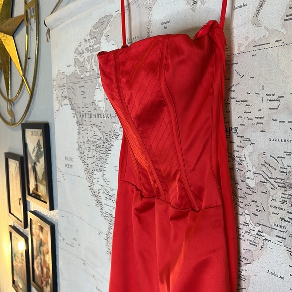 House of CB ‘Shani’ Red Satin Corset Maxi Dress NWT - Picture 11 of 13